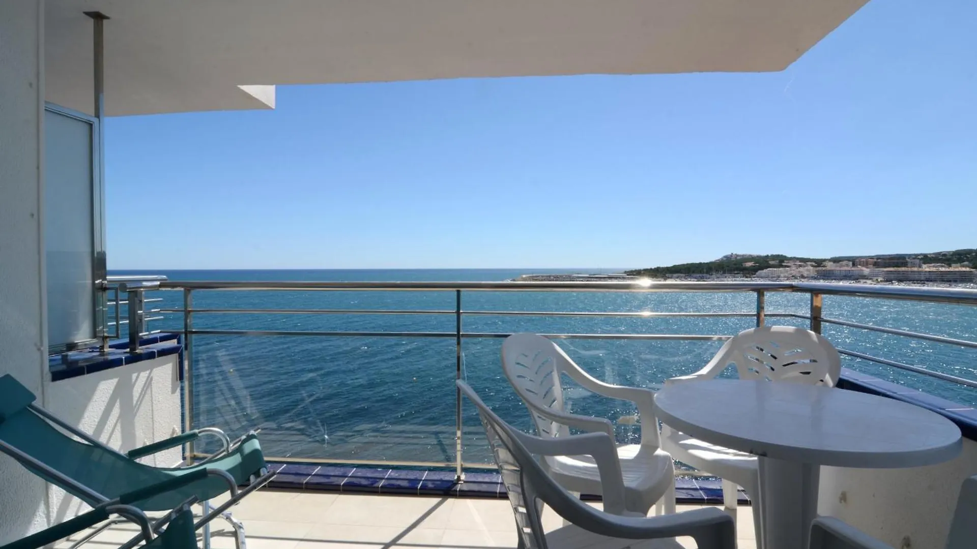 Front Mar - Apartamentos L' Escala 0*,